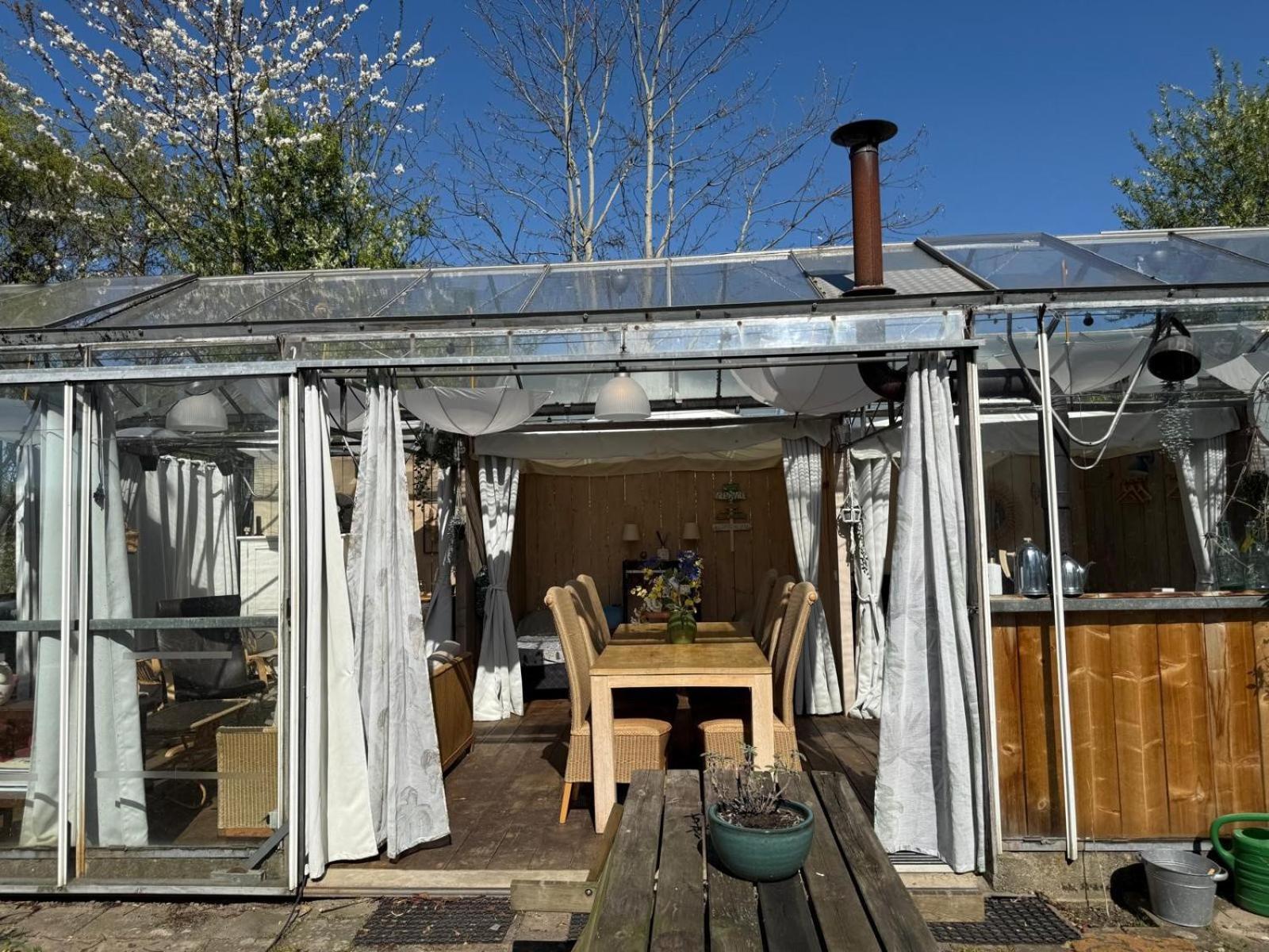 Vrijstaande Glamping De Kas Holiday home Hank